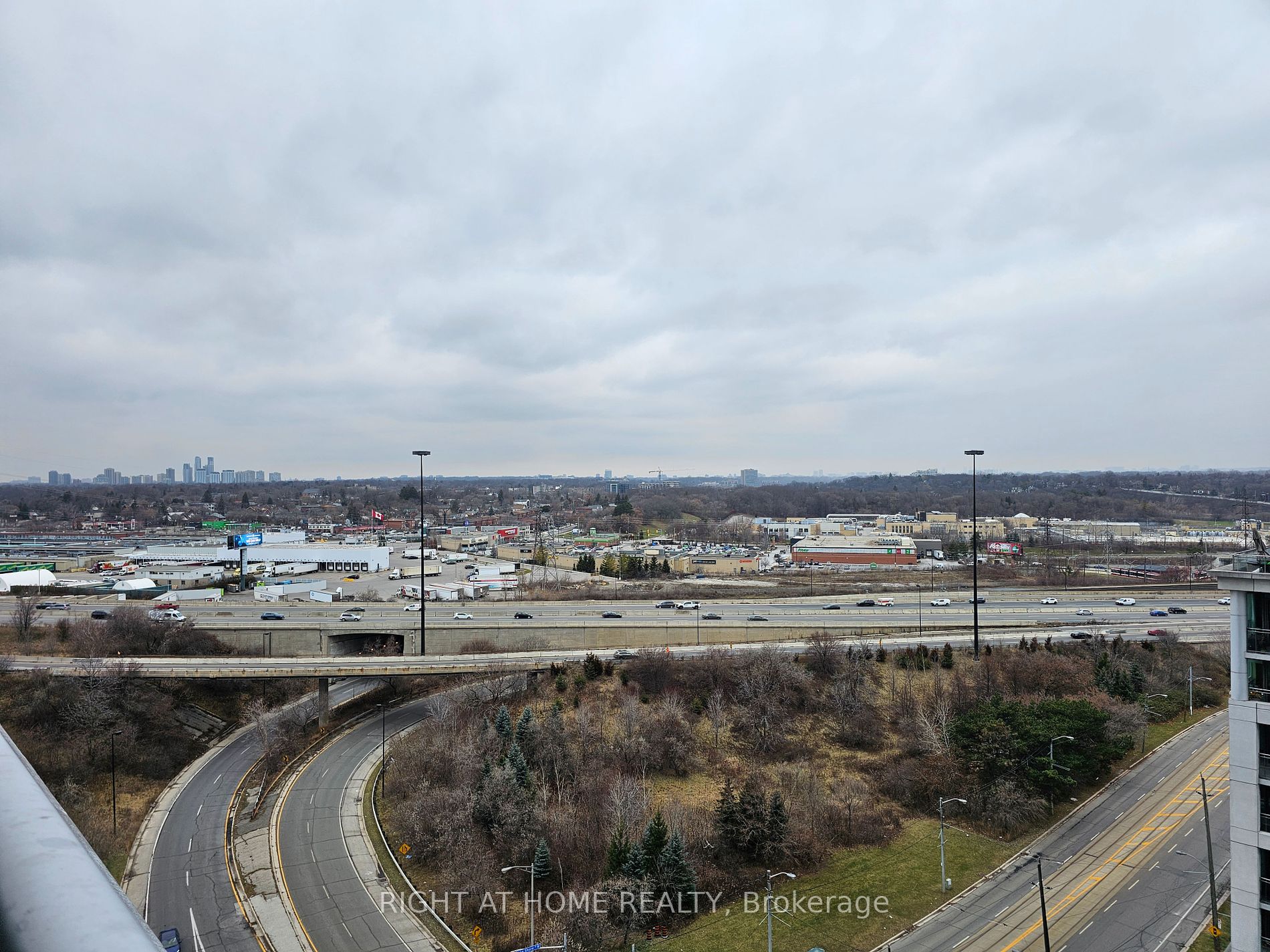 16 E Brookers Lane 1404