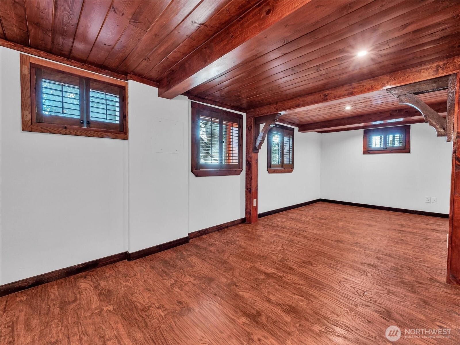 1819 Sunnyside Boulevard