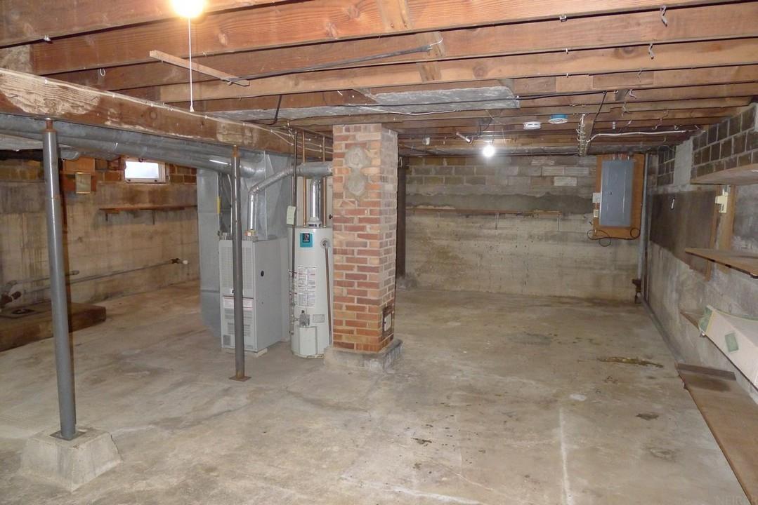 400 S Iowa Street