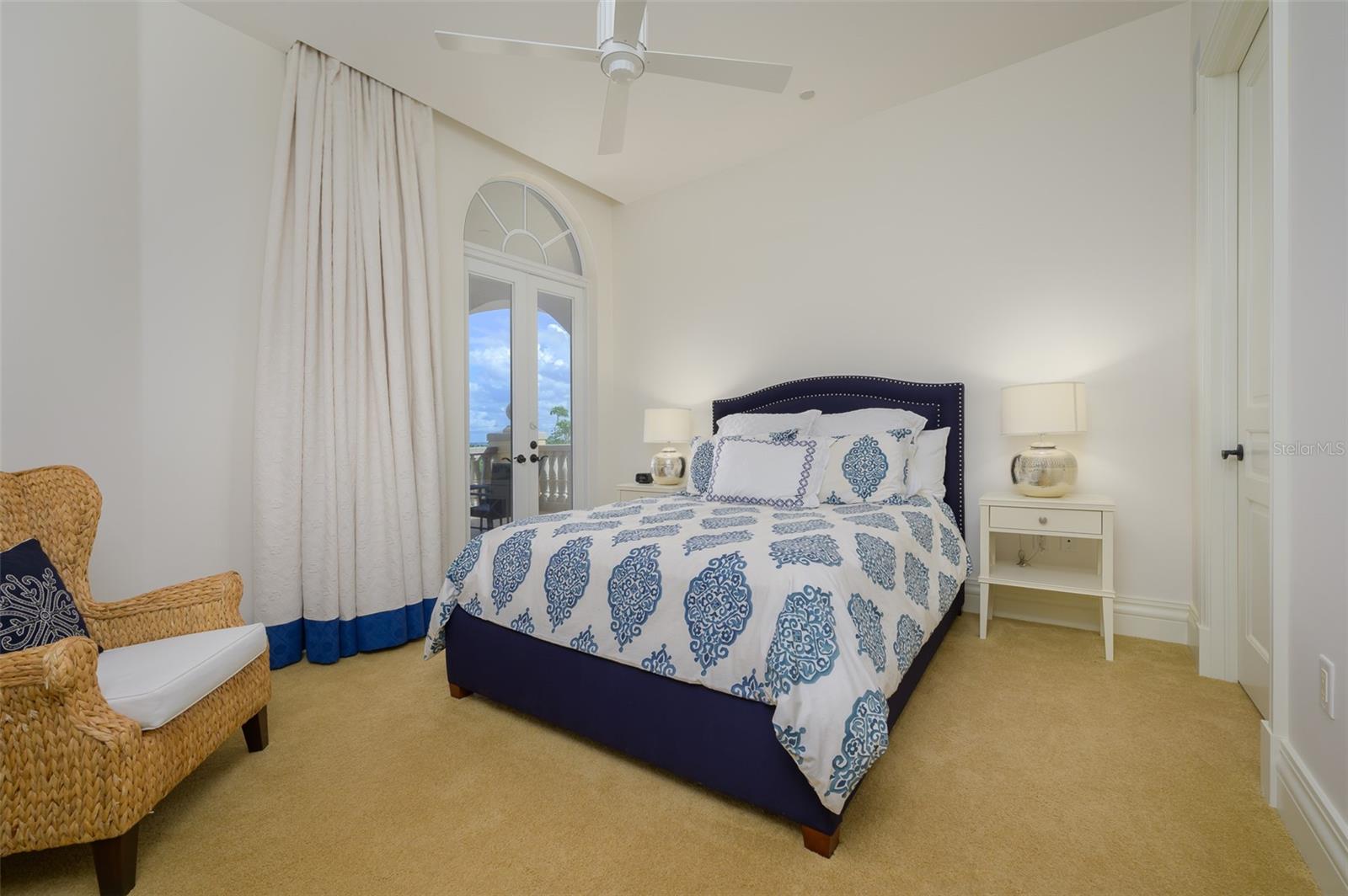 4125 Gulf Of Mexico Drive S201