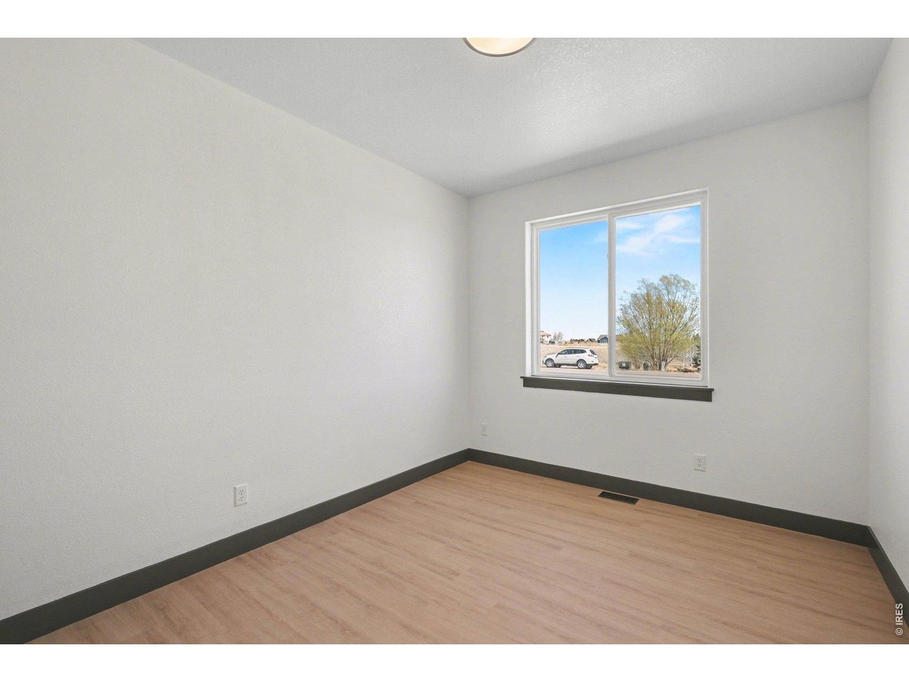 16505 Fairbanks Ct N