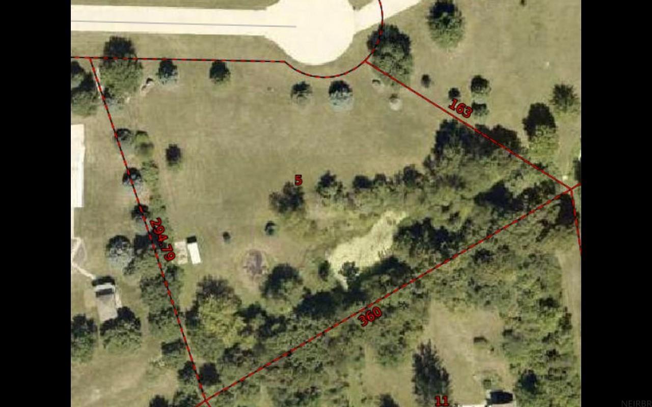 Outstanding building lots in a picturesque residential setting. Spacious parcel sizes ranging from 1.03 acres to 1.4 acres in size. Quiet country living conveniently located East of Charles City, just North of the Cedar Ridge Golf Course and minutes from downtown, US Hwy 18 and the Avenue of The Saints. Concrete streets throughout the development plus established, mature trees and privacy plantings.   Picturesque views in a peaceful residential setting. Oak Creek Estates is a build-ready development with existing high-end residential properties throughout the neighborhood. All lots are priced at $35,000.00.