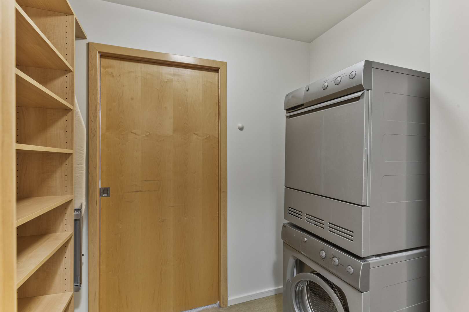 301 N Neil Street 904