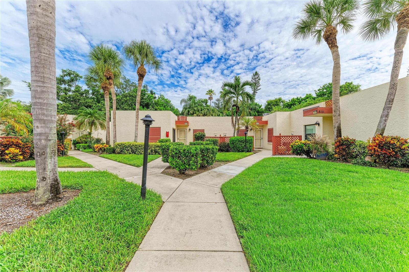 813 Spring Lakes Boulevard