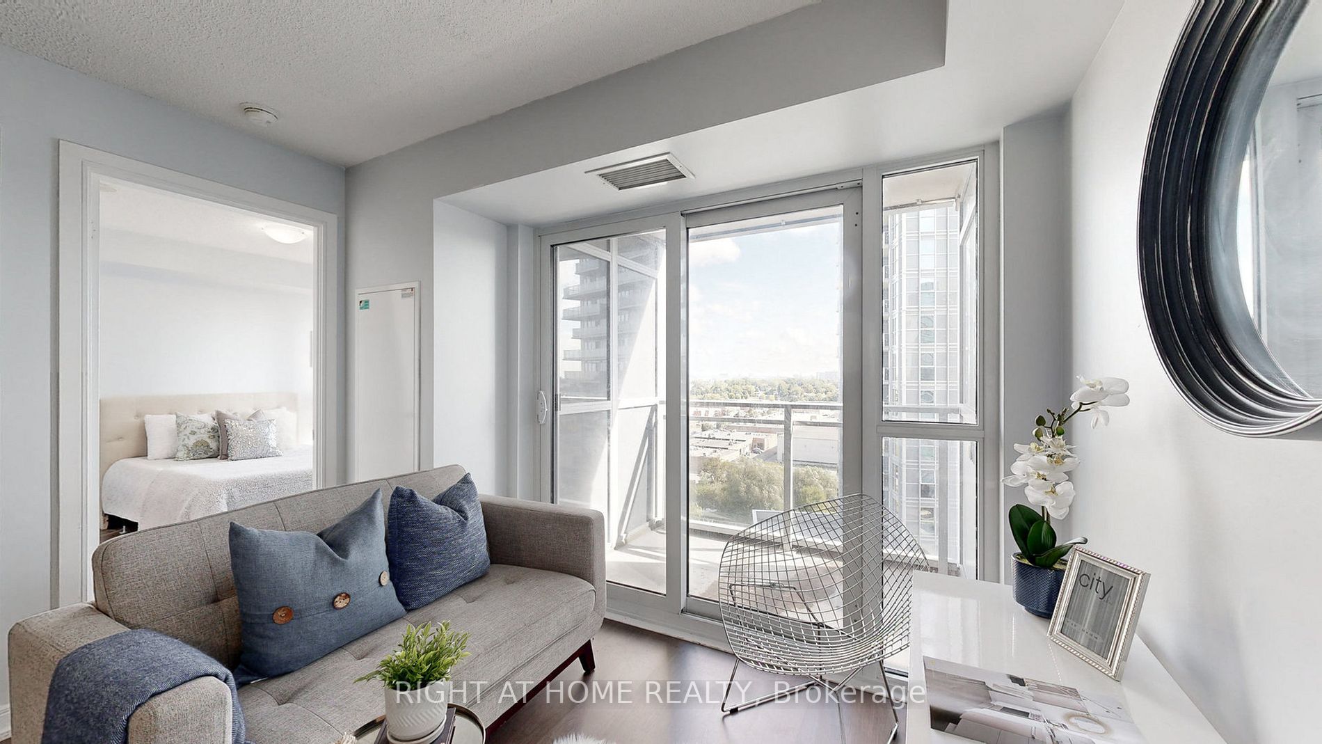 255 Village Green Sq 1210