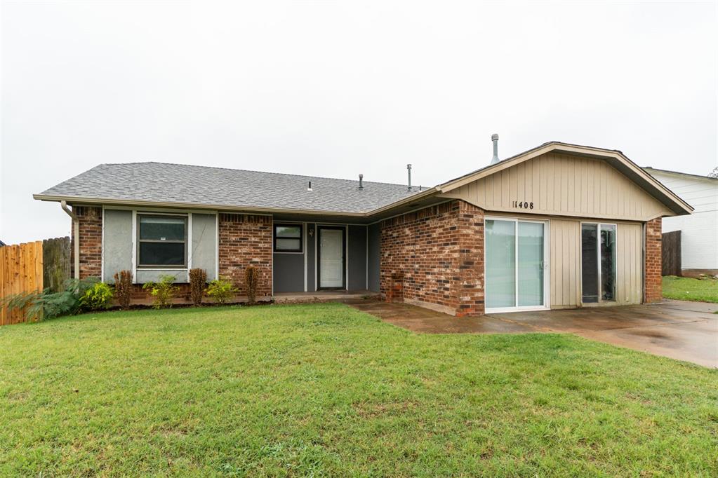 3BR / 2BA Home — 2 Living Areas + Large Fenced Backyard — Moore, OK
Marketing DescriptionSpacious 3-bedroom, 2-bath home with two living areas, a functional kitchen, and an oversized fenced backyard — great for families or roommates. Convenient Moore location near shopping, parks, and major roads.

Quick features:

3 beds, 2 full baths
Two living areas
Large, fully fenced backyard
Close to amenities and major routes


All HCO Leasing residents are enrolled in the Resident Benefits Package (RBP) for $55.00/month which
includes liability insurance, credit building to help boost the resident’s credit score with timely rent
payments, HVAC air filter delivery (for applicable properties), our best-in-class resident rewards program,
on-demand pest control, and much more! More details upon application.