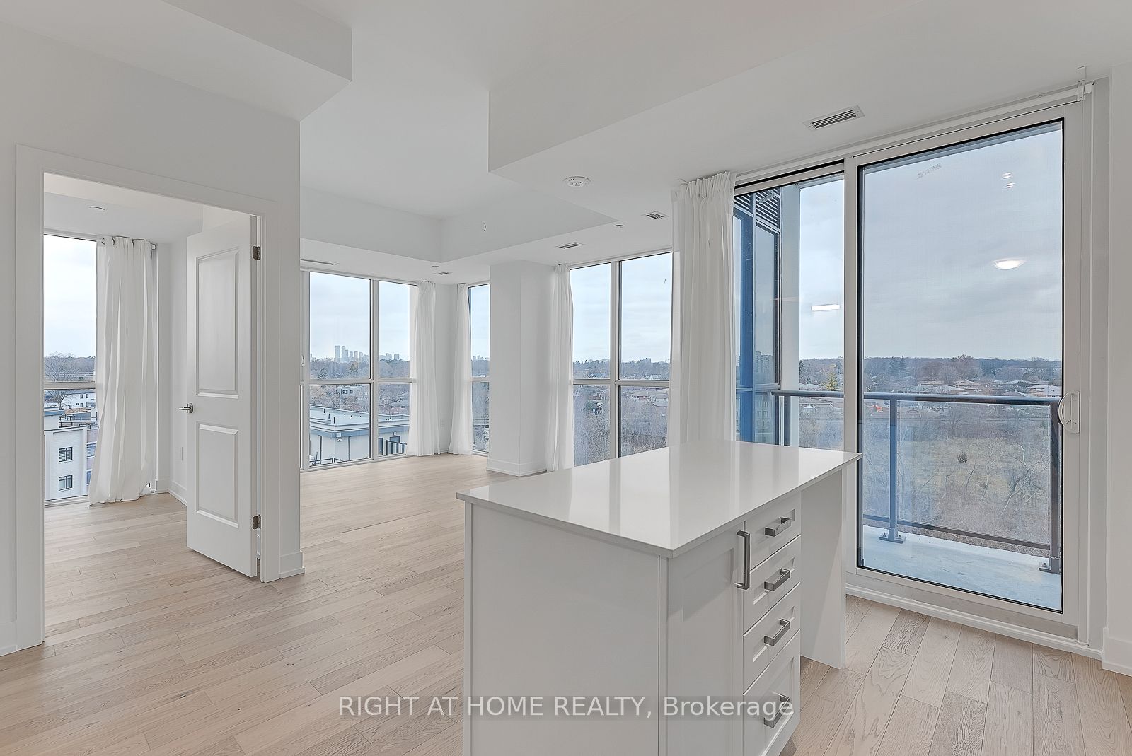 1063 Douglas Mccurdy Comm Circ 613