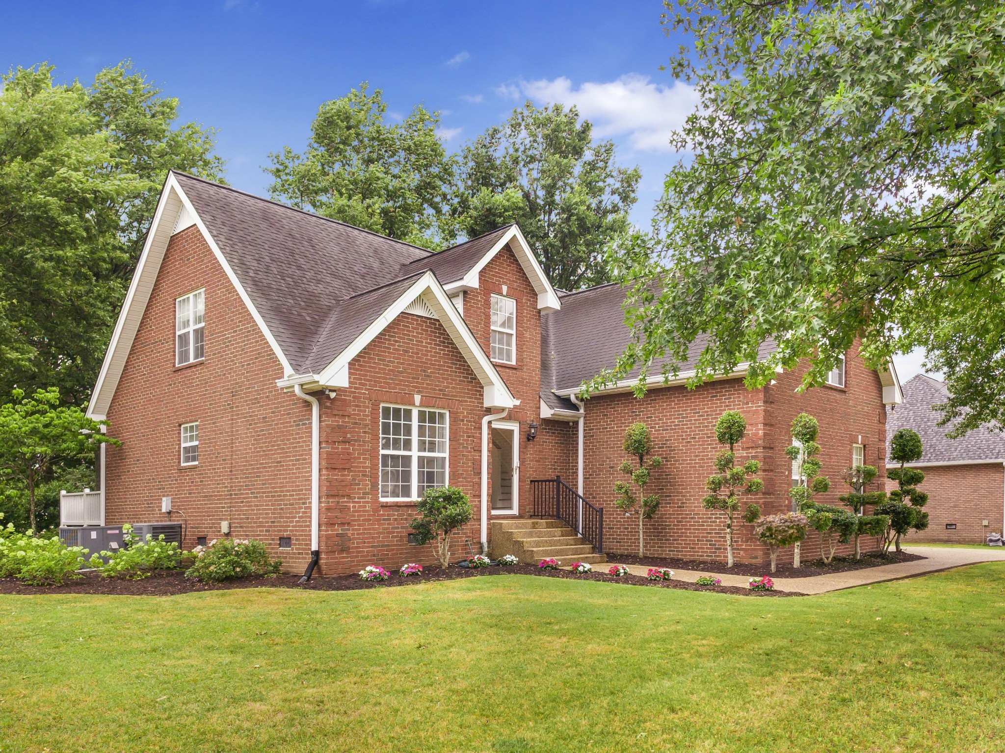 306 Chestnut Ln