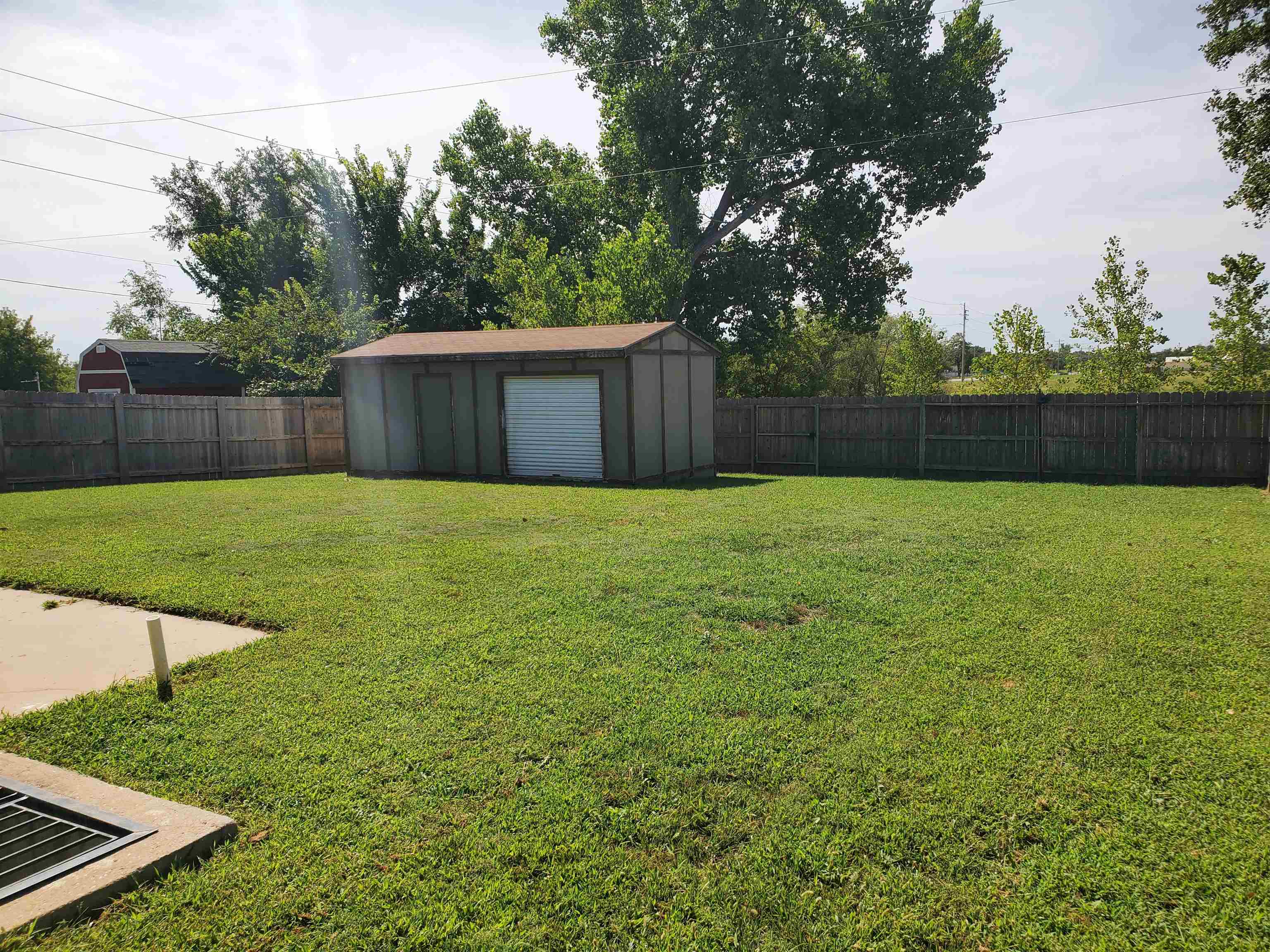 1435 E Berlin