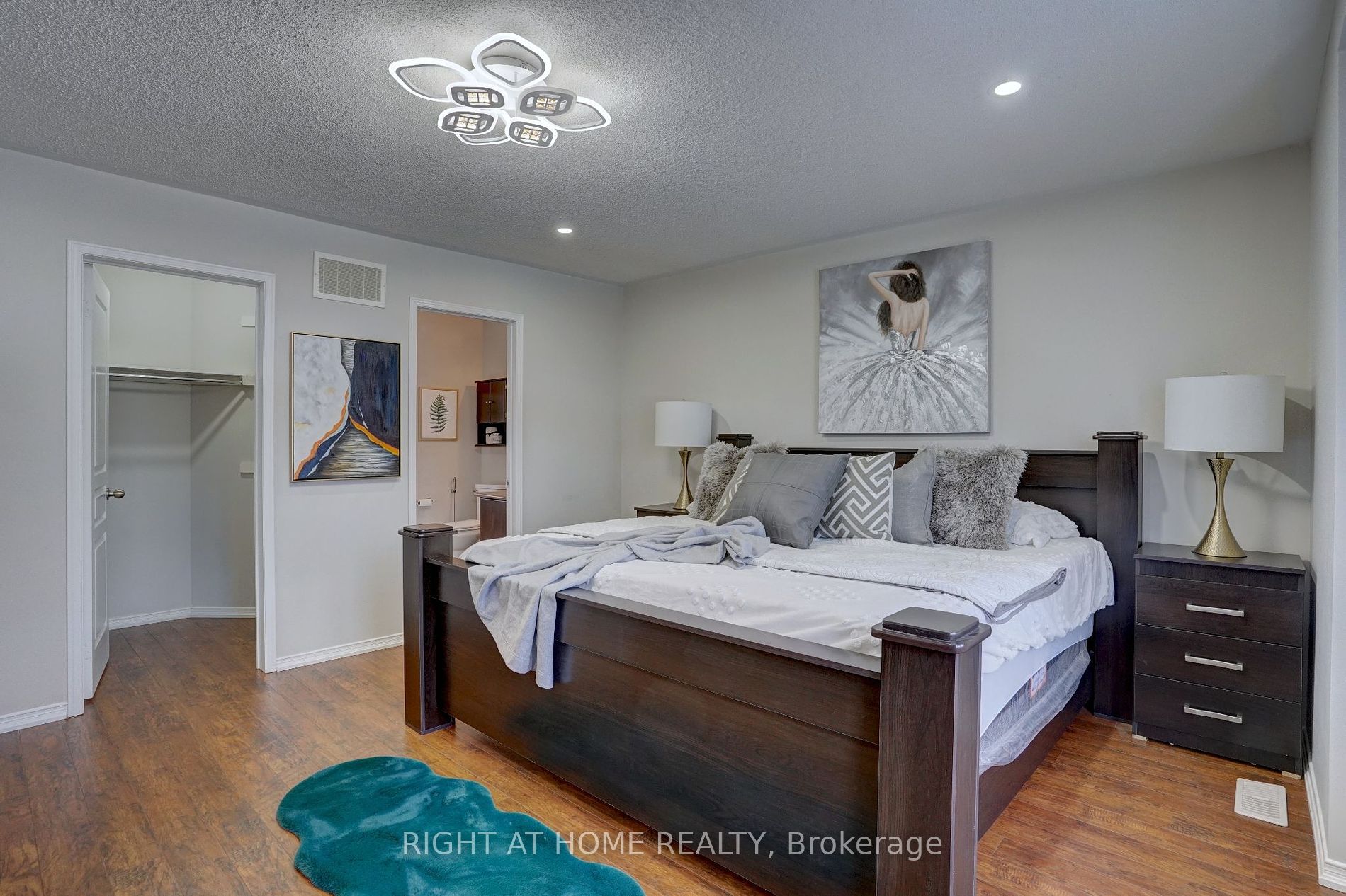 1087 Beneford Rd