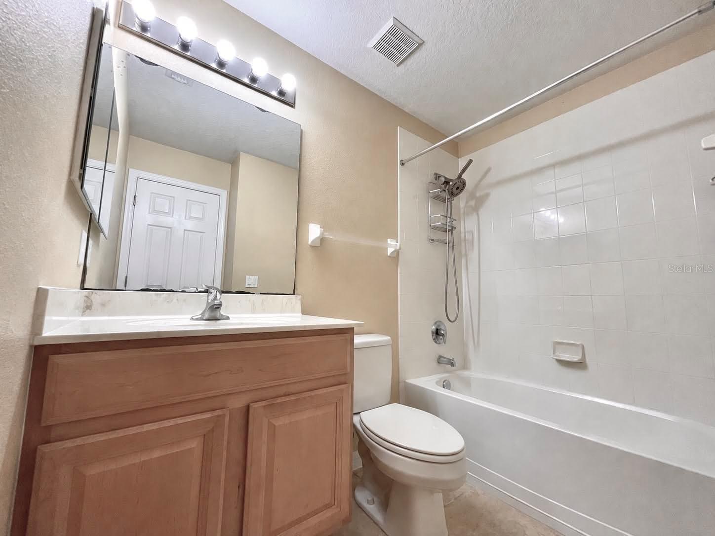 3820 Silverbell Loop