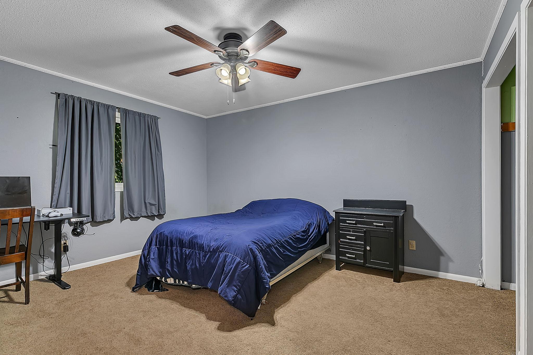 207 2nd Street NE