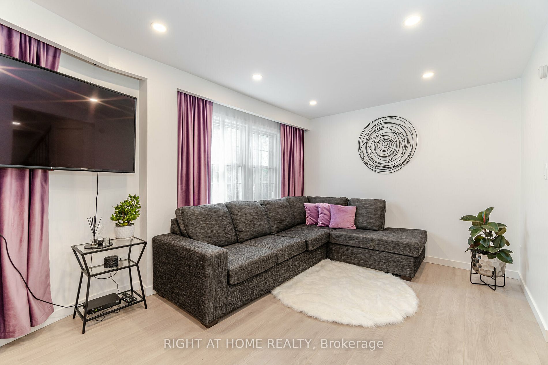 2120 E Rathburn Rd 72
