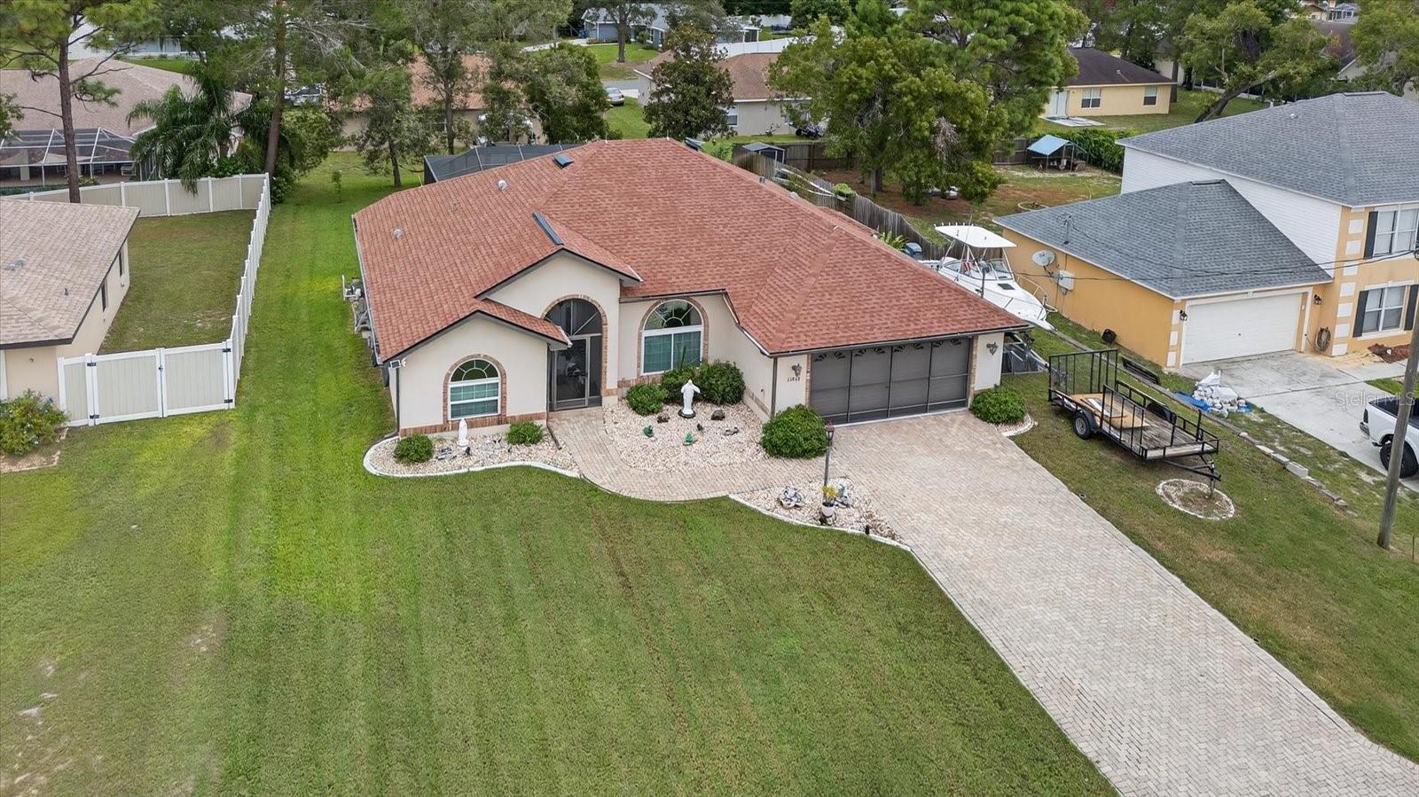 Welcome to this beautifully maintained 3-bedroom, 2-bathroom home in the heart of Spring Hill! Offering 1,665 sq. ft. of living space on a spacious 0.23-acre lot. Enjoy the freedom of no HOA and the convenience of being close to shopping, dining, schools, and medical facilities. Whether you’re a first-time buyer, downsizing, or investing, this home is move-in ready and waiting for its new owner. Don’t miss your opportunity—schedule a showing today!