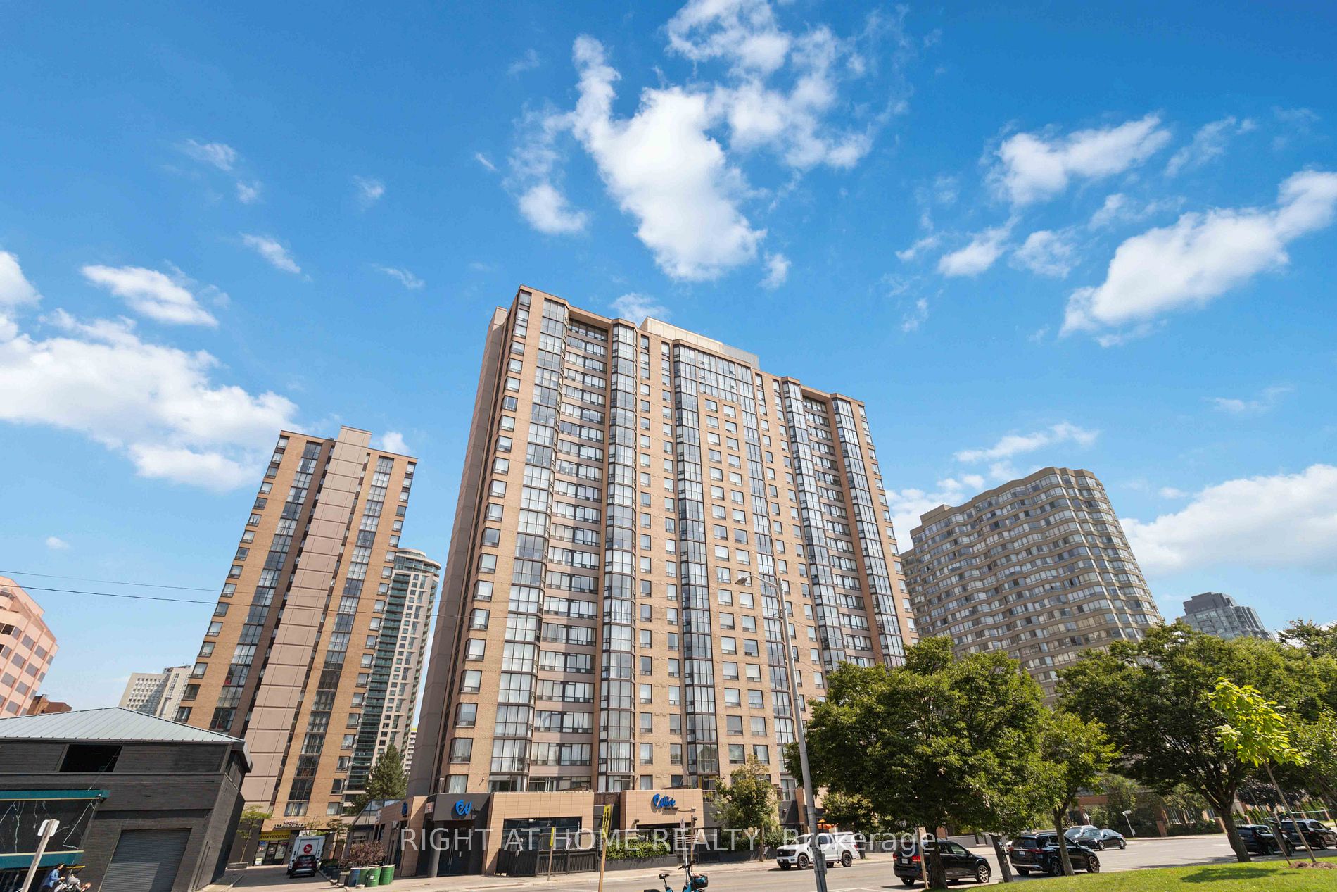 285 Enfield Pl 611