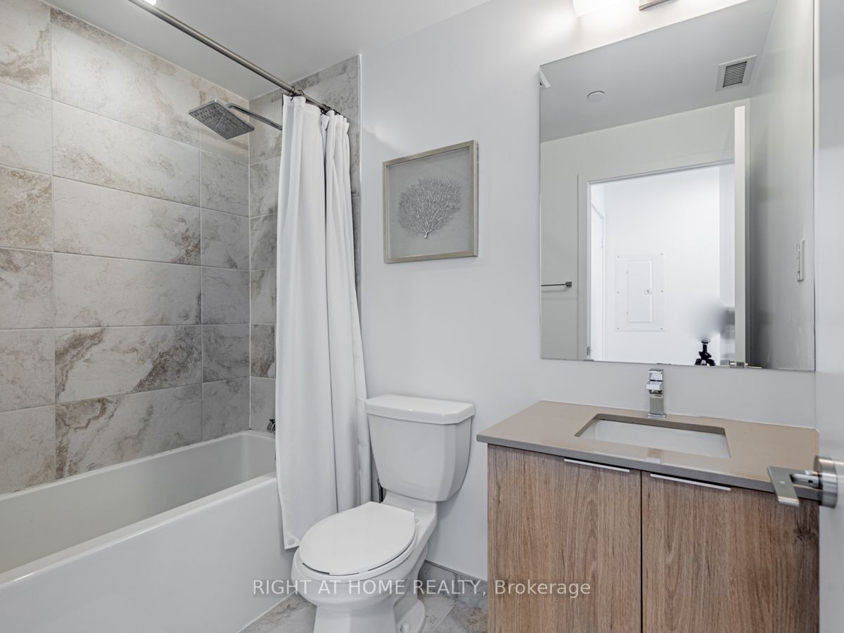 120 Parliament St 413