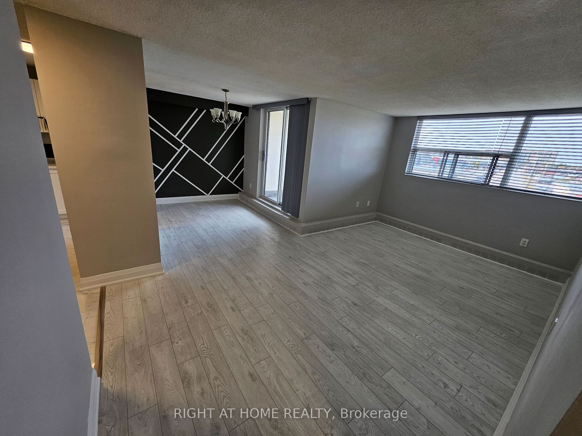 2900 Battleford Rd 403