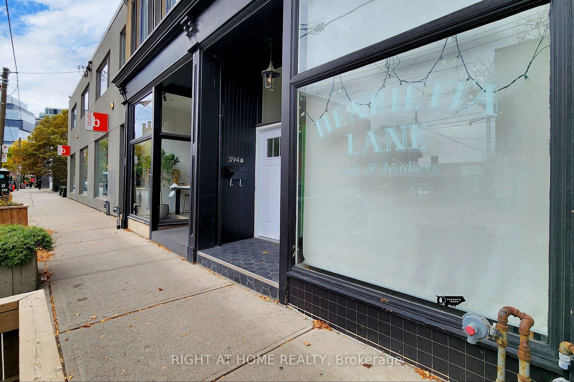 394 E King St