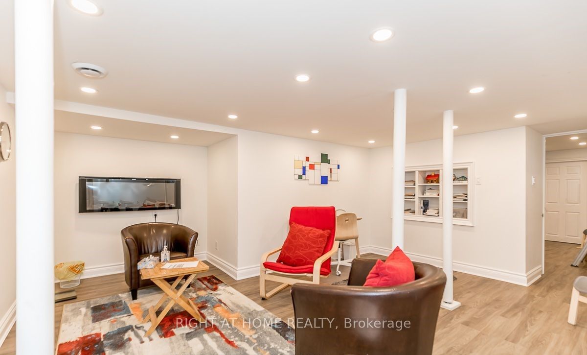 18642 Leslie St Bsmnt