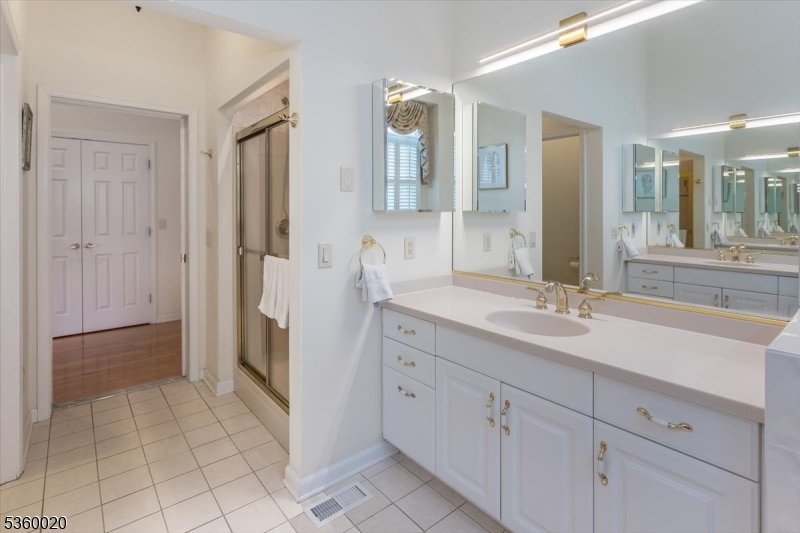 22 Troon Dr