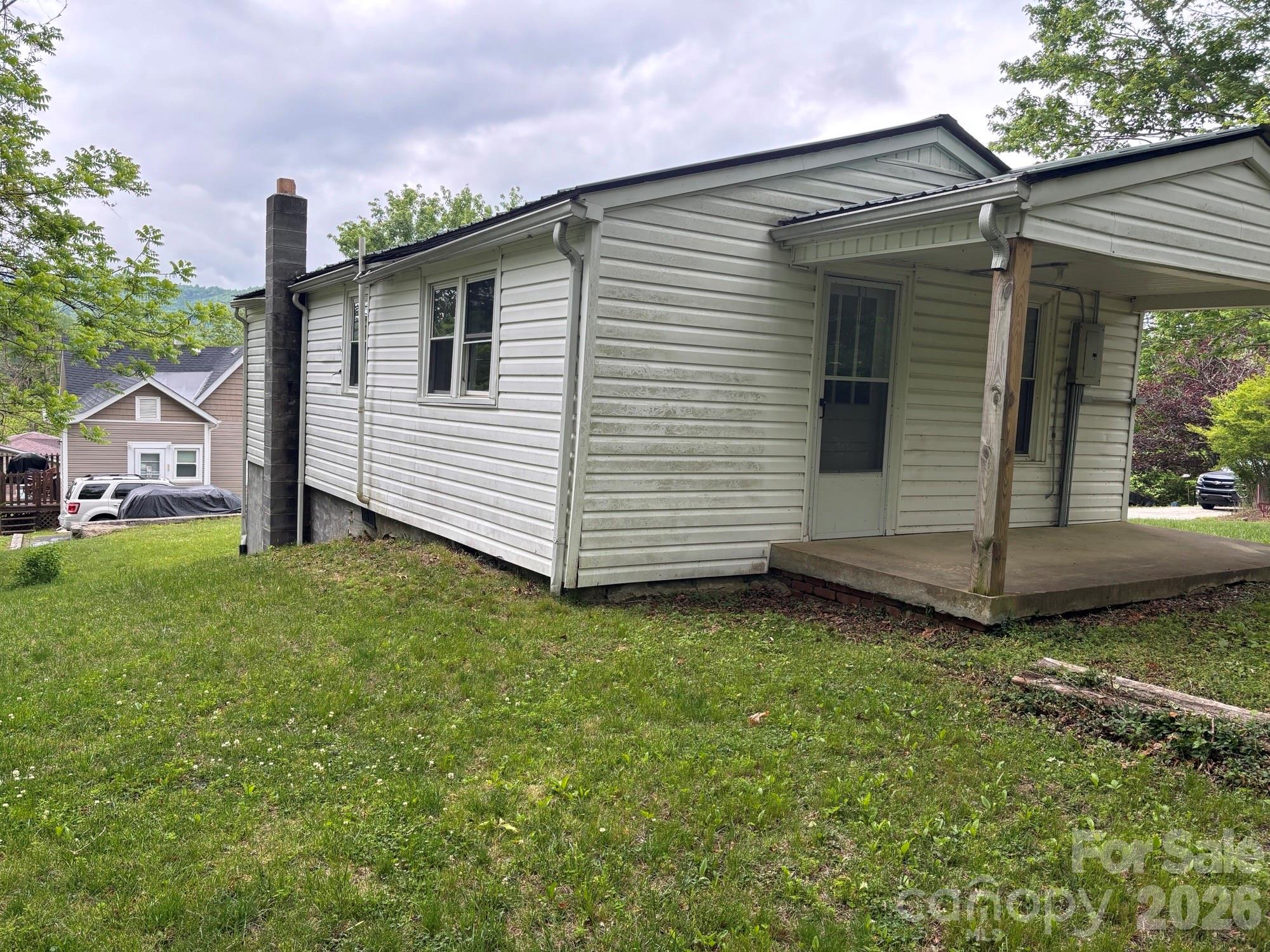 162 Phillips Lane