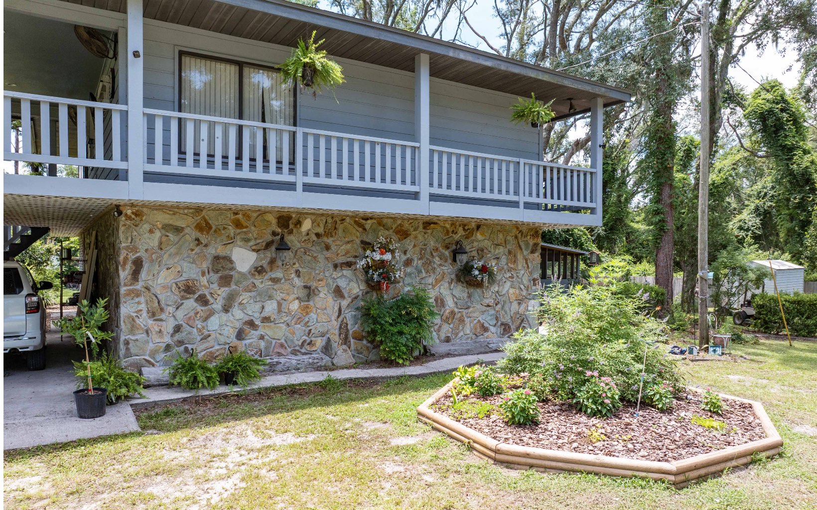 838 NW Banta Acres Rd