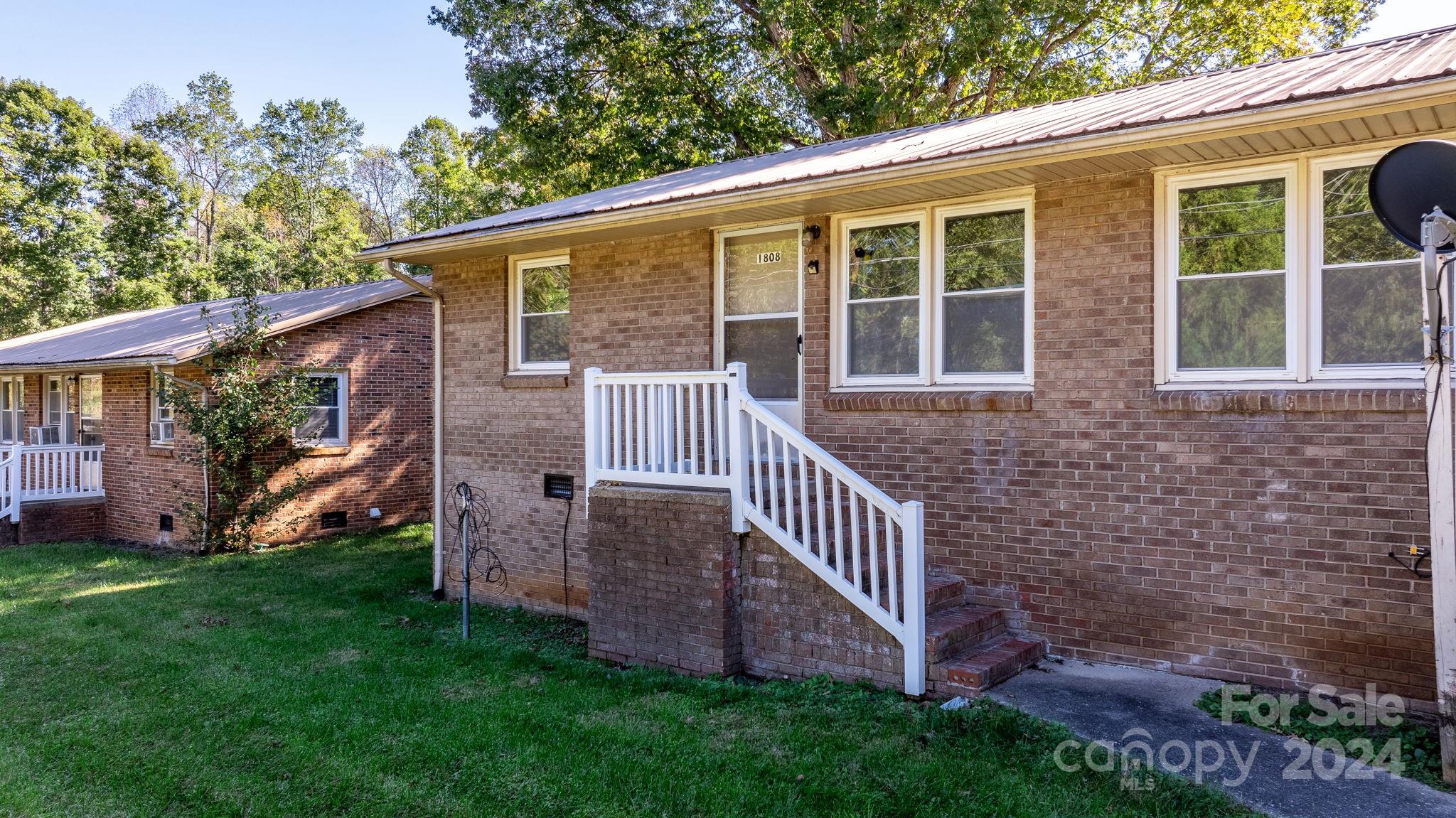 1806 & 1808 22nd Street NE