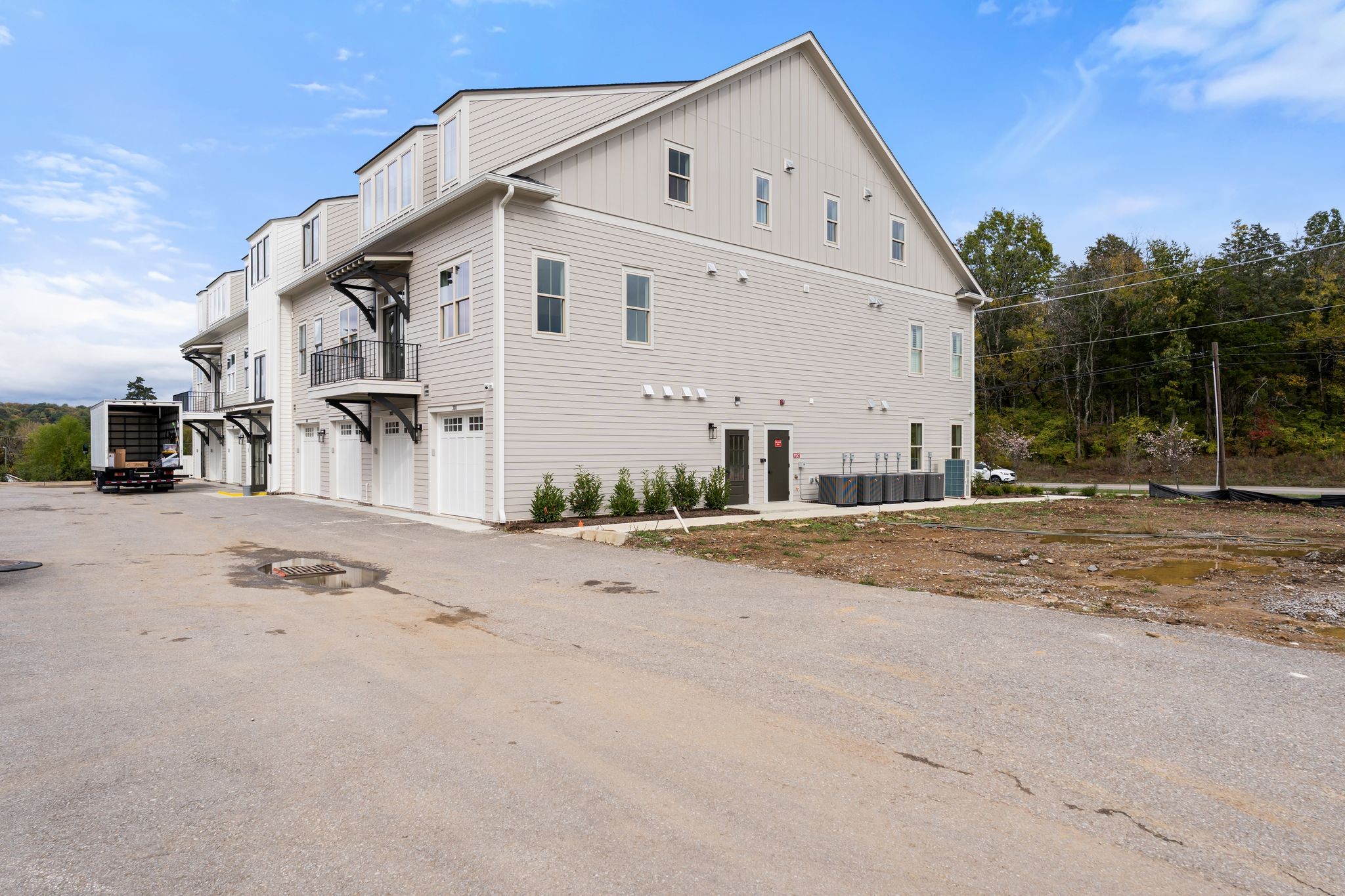 2002 Gildridge Dr 302