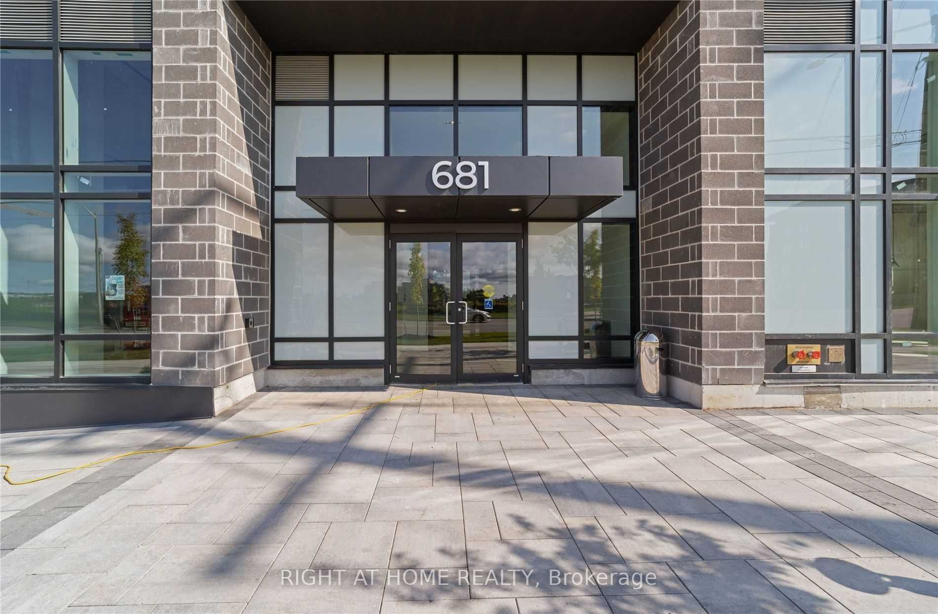 681 Yonge St 621