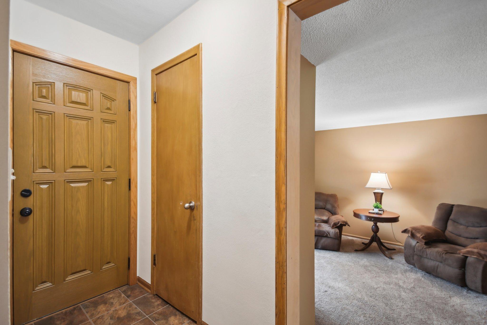 5445 Lakeview Avenue