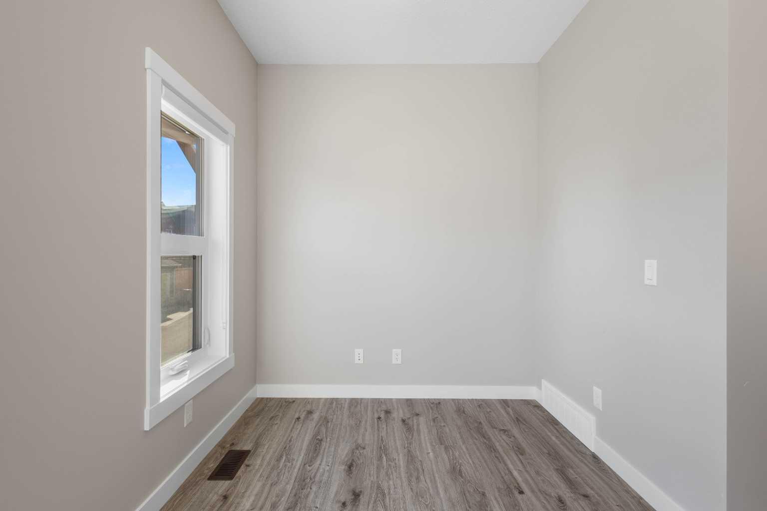 144 Livingston Common NE