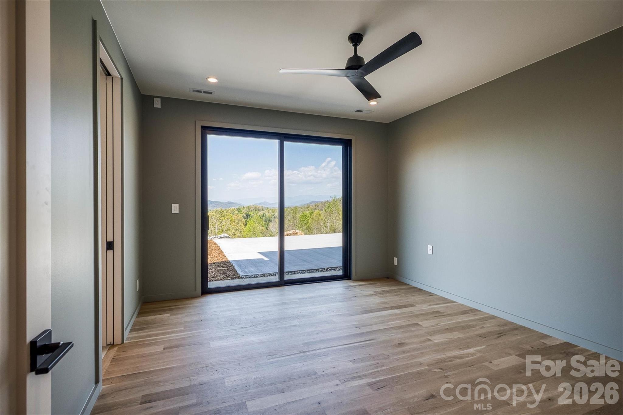 463 Summit Trail