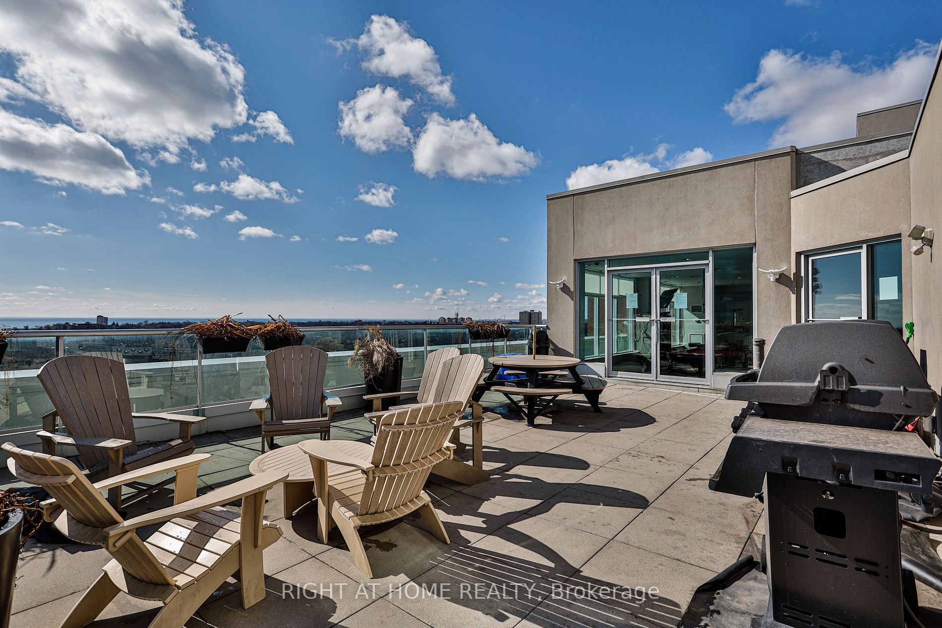 200 Manitoba St 317