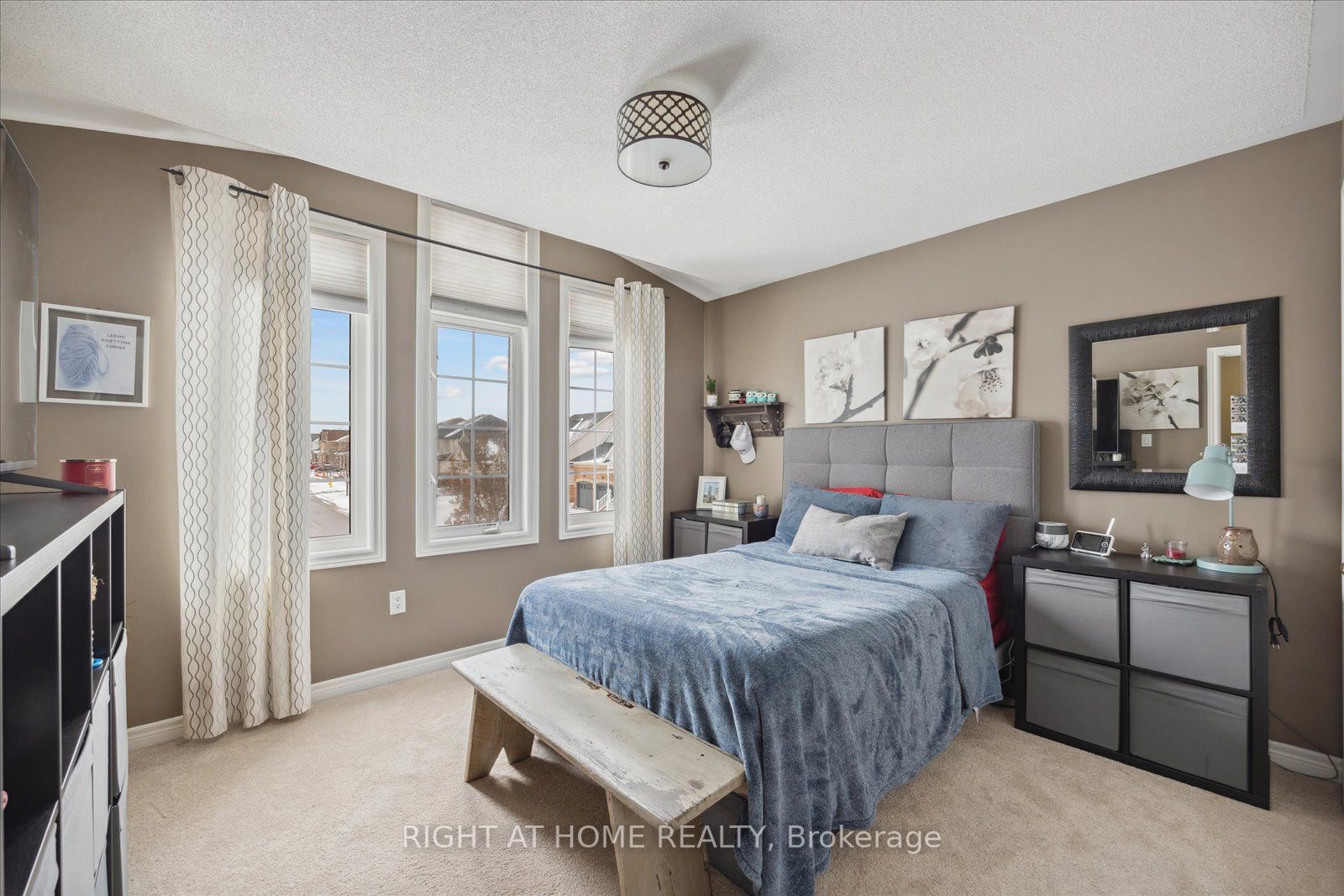 110 Roseborough Dr