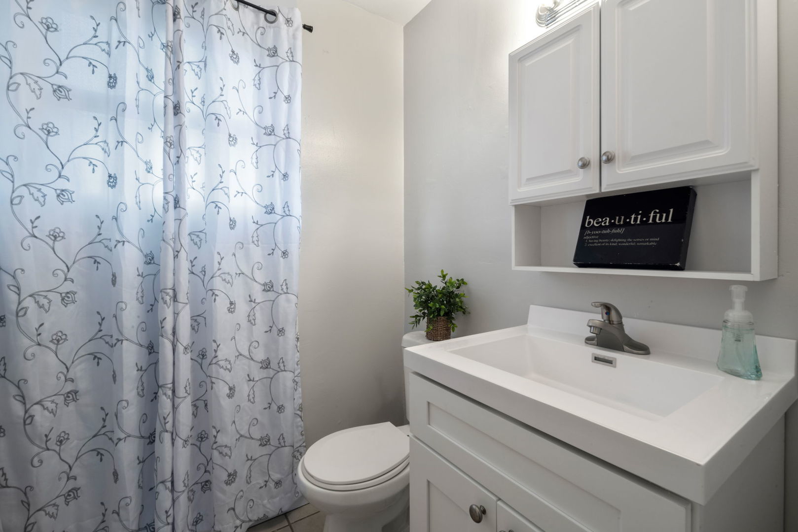 2102 W 73rd Street