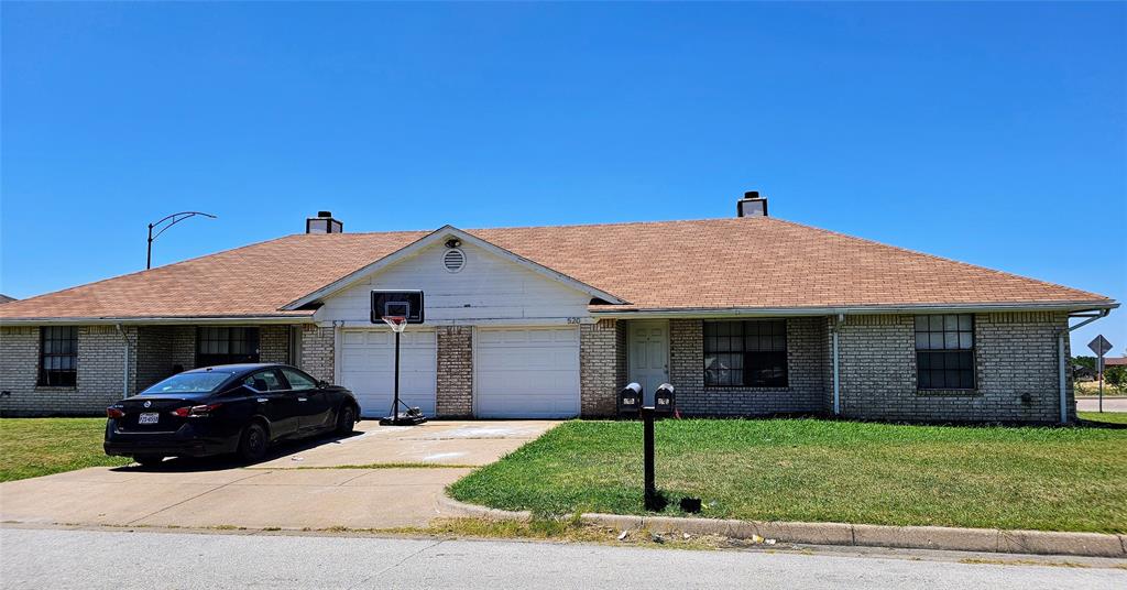 INVESTORS CHECK OUT THIS FANTASTIC OPPORTUNITY! Own a full duplex that has both sides leased out for immediate income! The seller's loss is your gain!! One side has a long time tenant that has been there for 9 years. Tenant has taken exceptional care of the unit. The carpet looks like new. This side is available to see. Perfect for positive cash flow. This is for both sides of the duplex, 520 and 522. The leases renew in 6 months and 11 months. The other tenant has been there for a 6 months. Both sides are laid out the same featuring 2 bedrooms, 2 bathrooms and one living room with a wood burning fireplace and ceiling fans. The flooring in 522 is vinyl. Both sides have a 1 car garage that faces the front and garage door openers plus a fenced in backyard. The exterior includes lighting, gutters, and the roof was replaced 5 years ago. A similar duplex at 515 Signal Hill in the same subdivision just sold for $440,000. This is a great setup for house-hackers or investors looking for strong cash flow. Conveniently located near shopping, dining, and major highways.