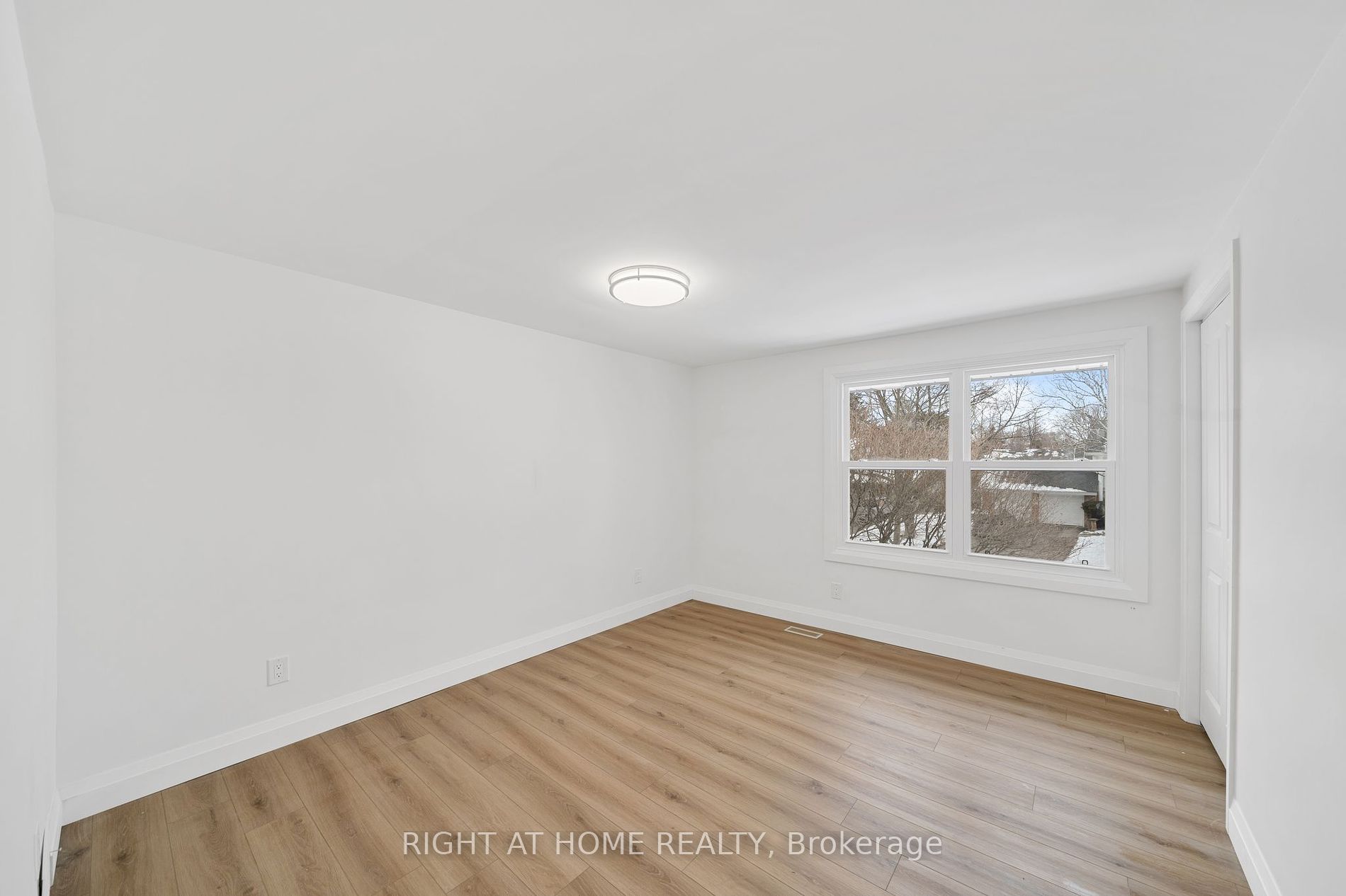 192 Waldoncroft Cres