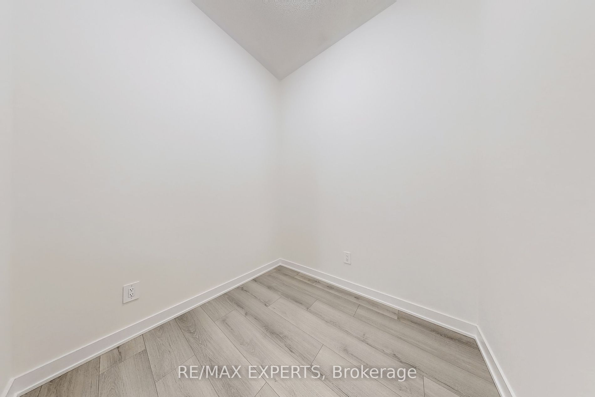 1440 Clarriage Crt 106