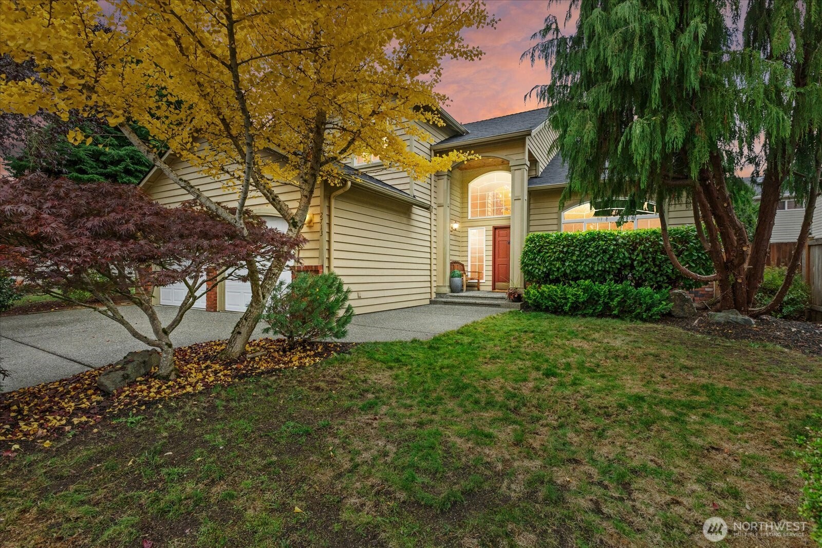 The Cardinal Run home you’ve been waiting for is now available! Tucked away from the main road yet just minutes from shopping, dining, and amenities, this stunning 4-bedroom home (plus office or 5th bedroom!) offers the perfect blend of comfort and convenience. The primary bedroom features a 4-piece ensuite with new flooring and a soaking tub. New roof w/warranty, updated light fixtures, brand-new carpet throughout, and refinished hardwood floors make this home bright, modern, and move-in ready. The spacious 470 sq. ft. attached two-car garage includes built-in storage shelves and plenty of room for your hobbies. Enjoy peace of mind with a pre-inspected home and a one-year home warranty included. Low HOA dues of just $300 per year.