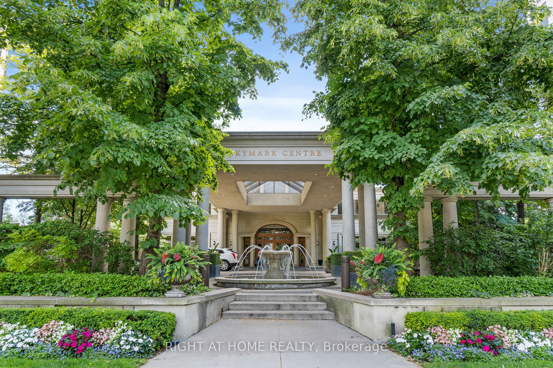 80 S Harrison Garden Blvd 1122