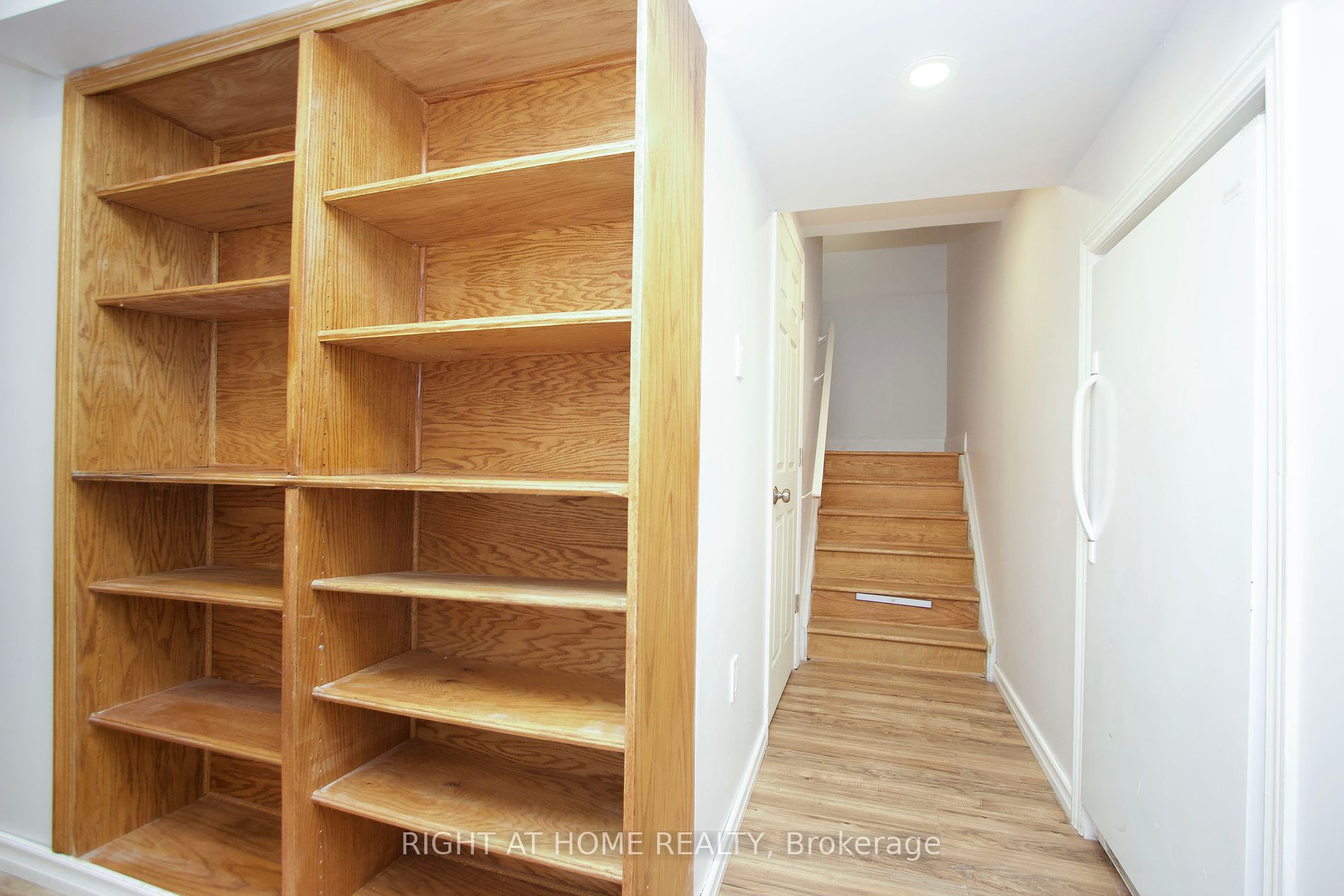 1065 Edward Bolton Cres
