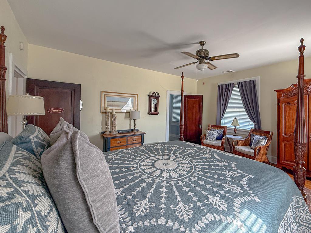 212 Bay Ave 9A