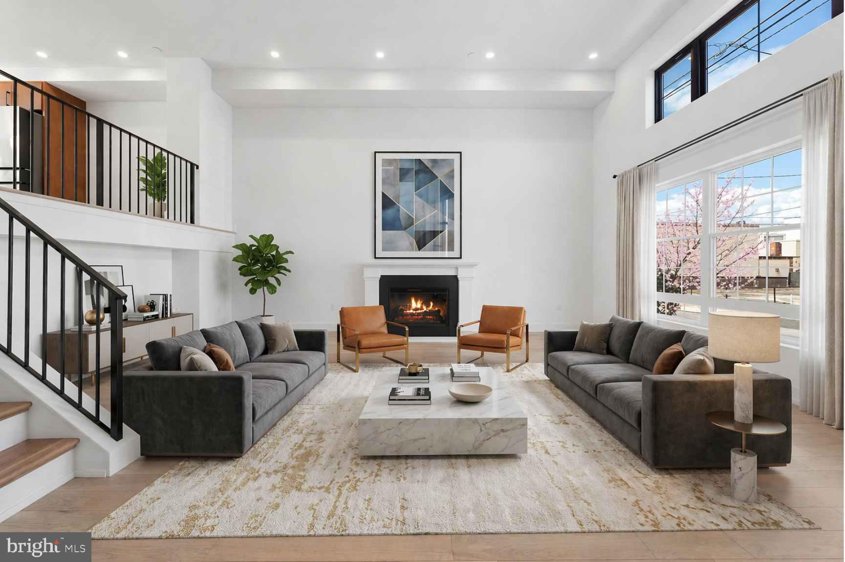 2552 E Somerset Street