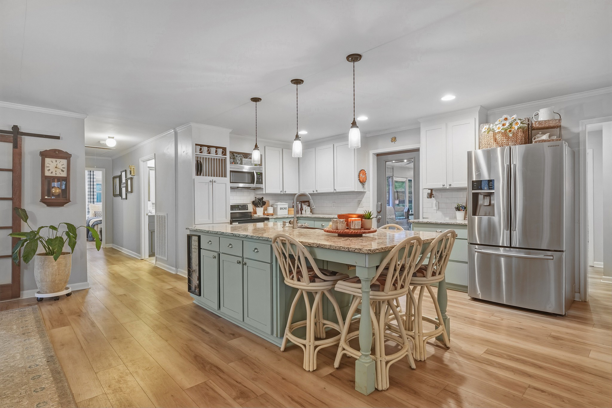 811 Hogans Branch Rd