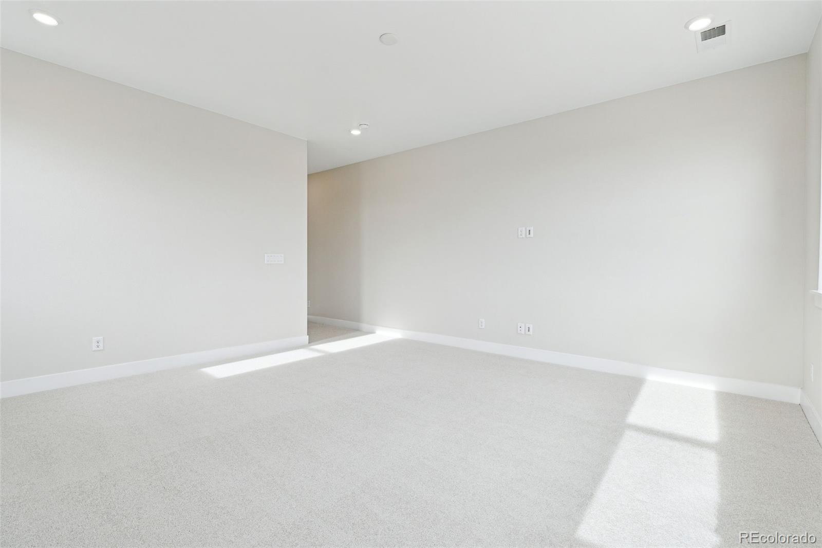 5566 Hickory Oaks Trail