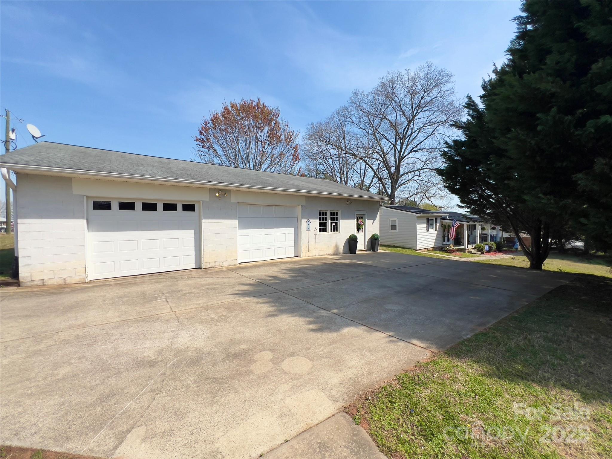 2594 Baker Circle