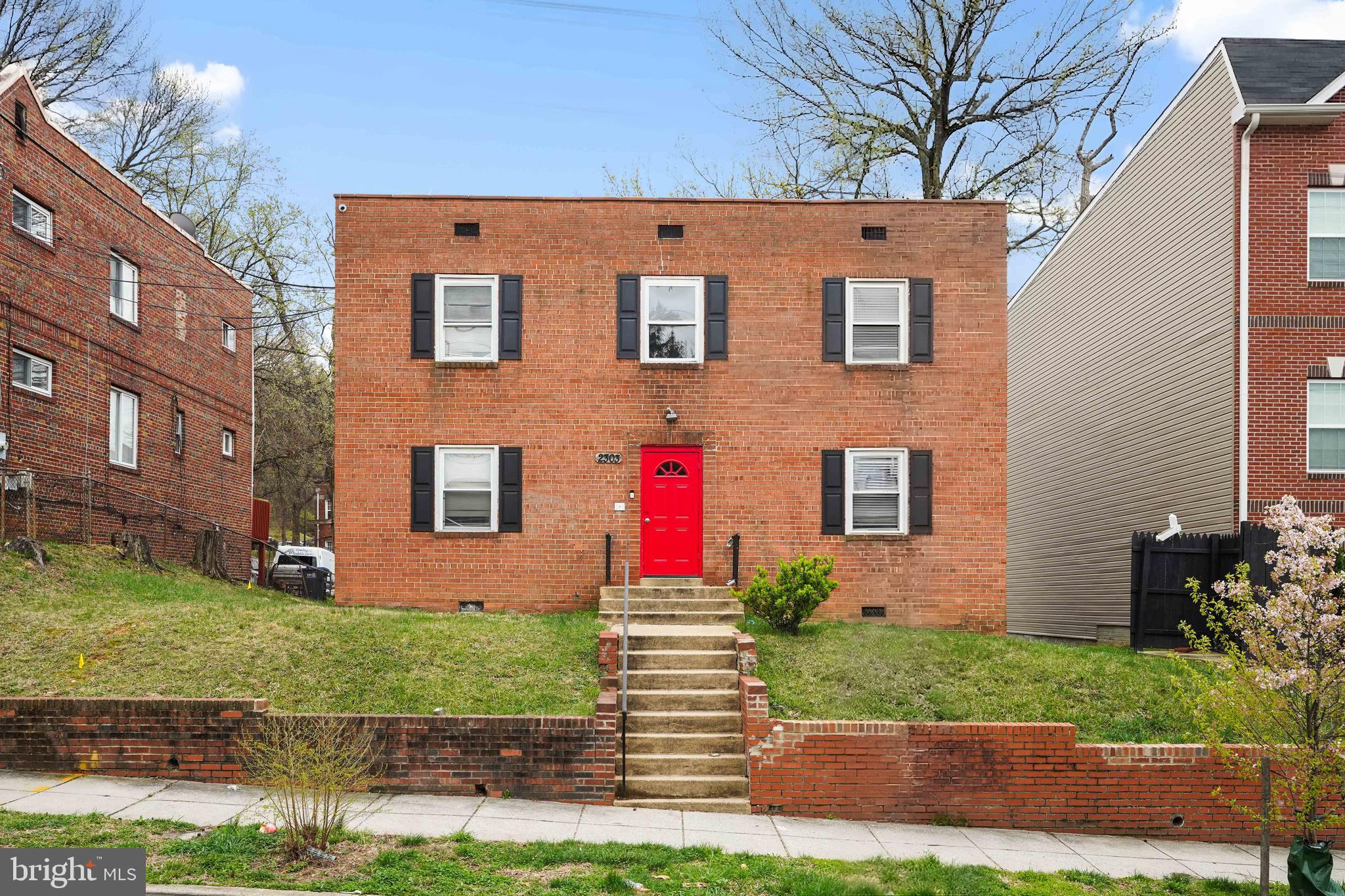 2303 S St SE  