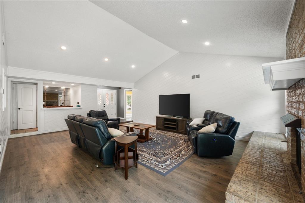 1113 Rusdell Drive