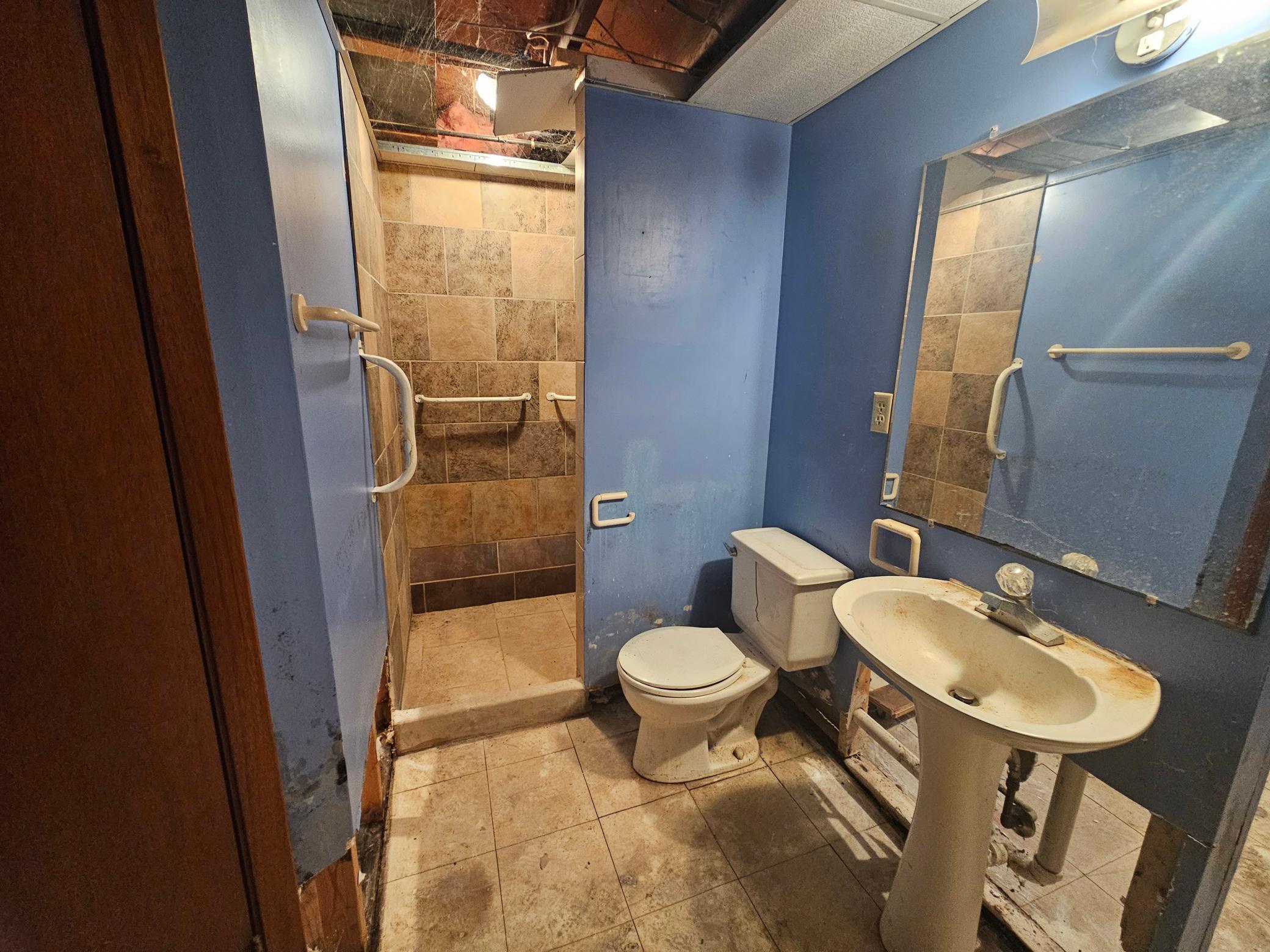 417 E 4th Street