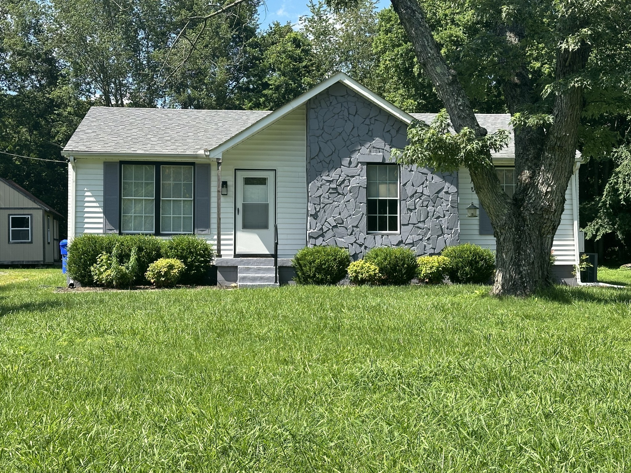 302 Donal Terrace